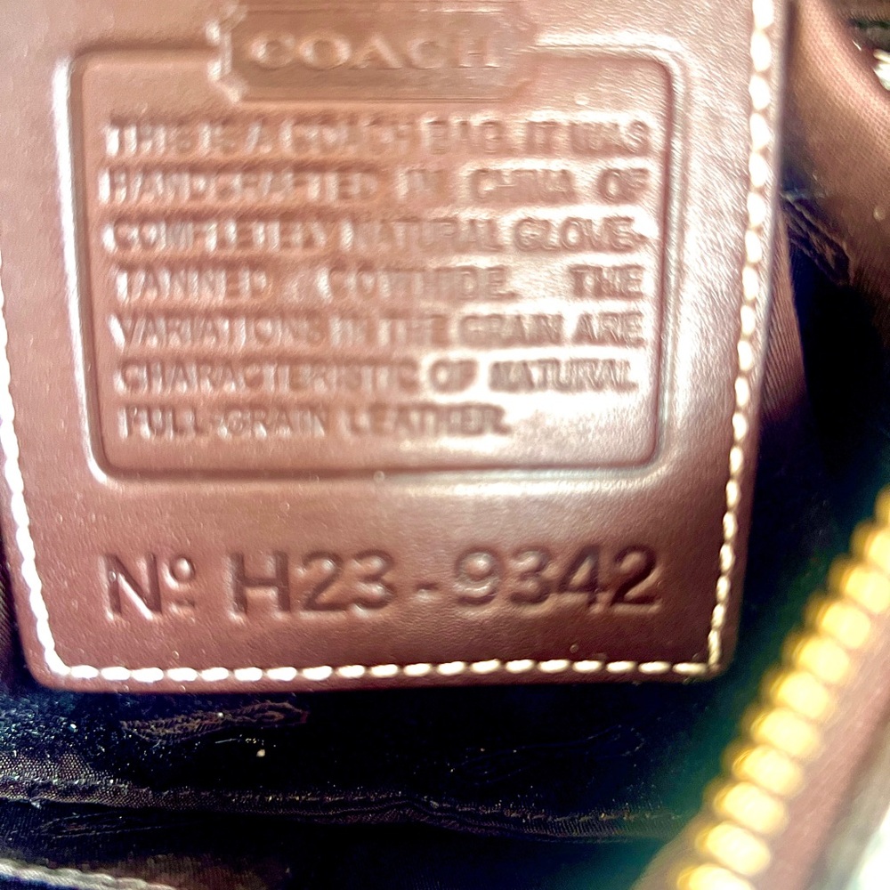 Classic Vintage Coach Shoulder Bag - Picture 7 of 9